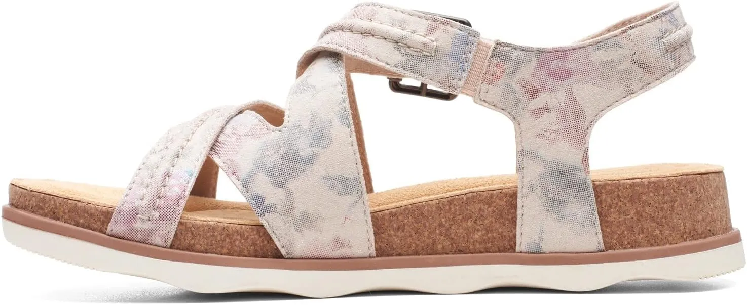 Clarks Women's Brynn Ave Flat Sandal