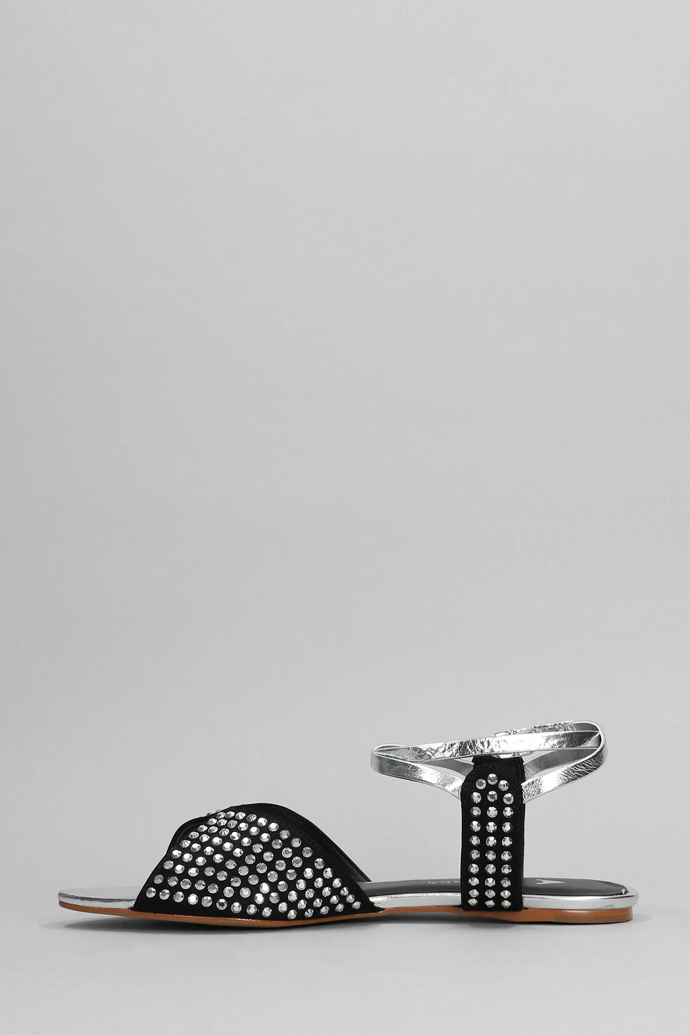 Flats in silver nubuck