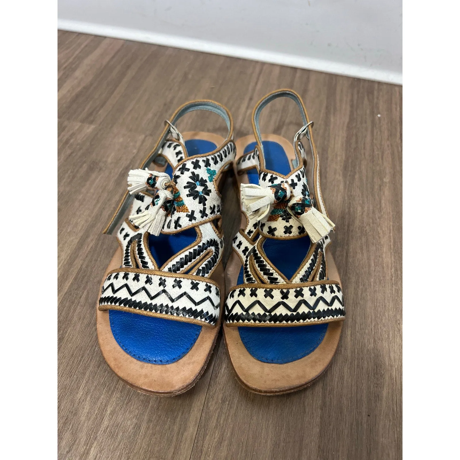 Meher Kakalia Handmade Embroidered Tassle Flat Sandals Sz 38 (8)