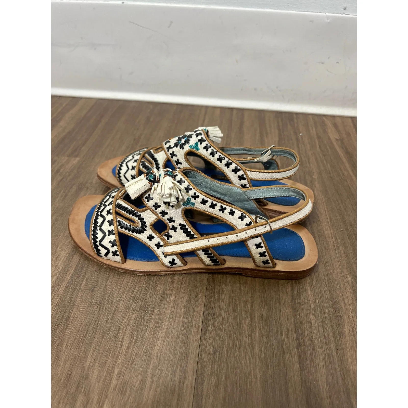 Meher Kakalia Handmade Embroidered Tassle Flat Sandals Sz 38 (8)