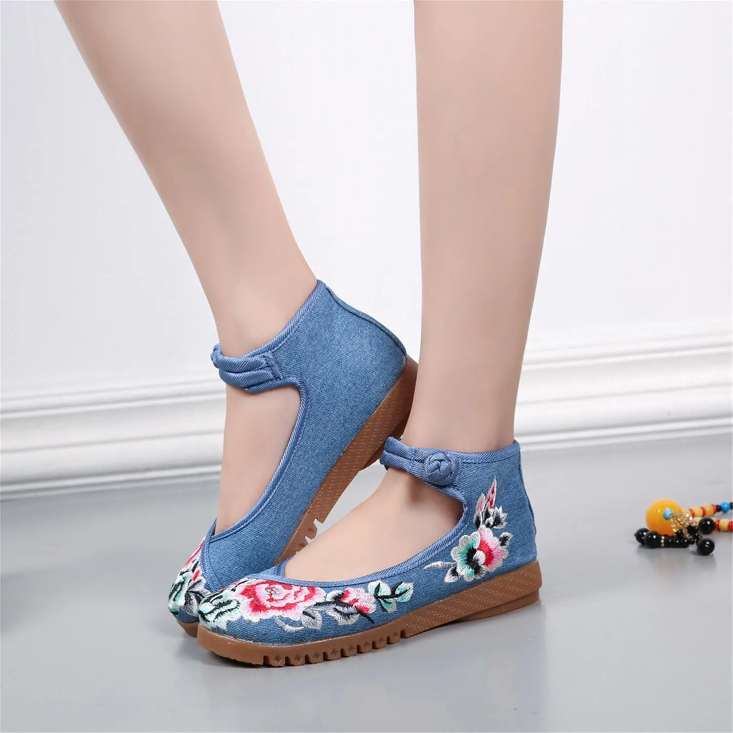 Qhome Women's Floral Embroidery Ethnic Style Strappy Comfortable Casual Walking Canvas Oxford Mary Jane Flat Shoes