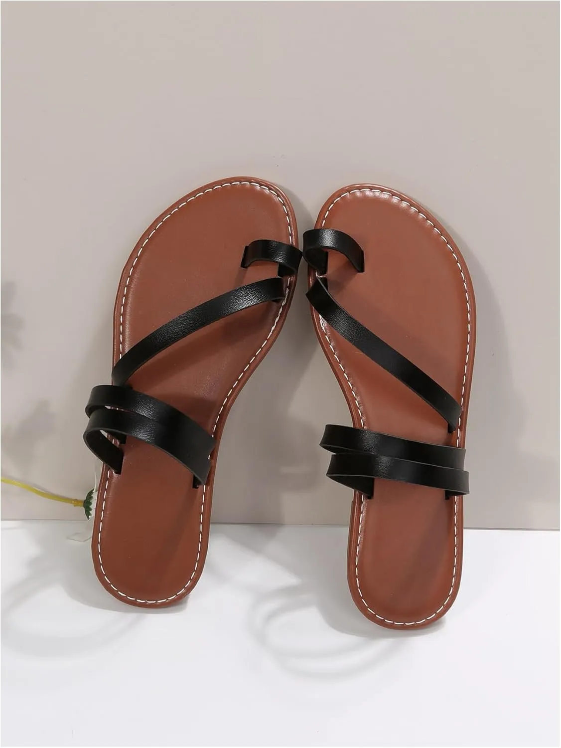 Verdusa Women's Flat Sandals Strappy Dressy Ankle Strap Casual Summer Thong Sandals for Beach